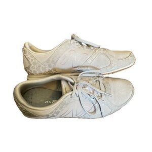 New Balance Women's 555 V1 Sneaker Retro Style Overcast/Champagne Metallic